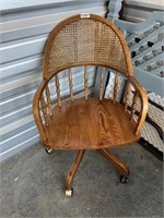 Oak Rolling Chair U250