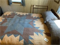 QUILTED STAR QUEEN SIZE COMFORTER & PILLOW SHAMS