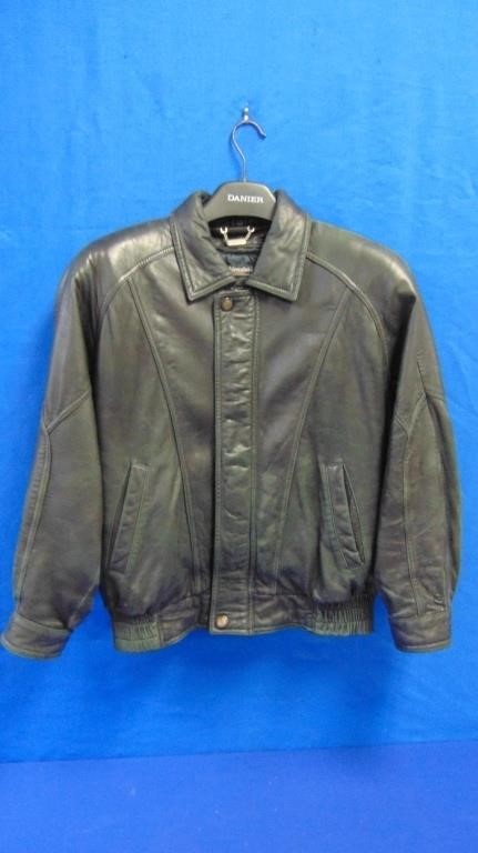 Danier Canada Leather Jacket Size X S ( Some Wear)