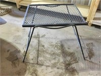 Metal Patio Side Table, 18”T x 19”L x 15”W