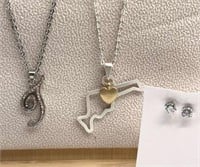 Maryland charm necklace, T necklace & Swarovski
