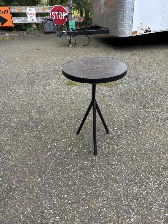 Small patio table / plant stand