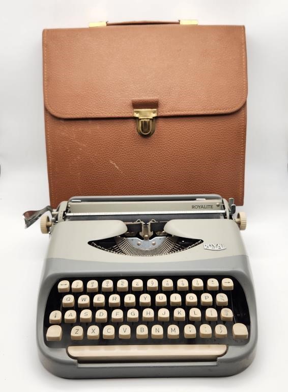 Royal Royalite 1960s Typewriter