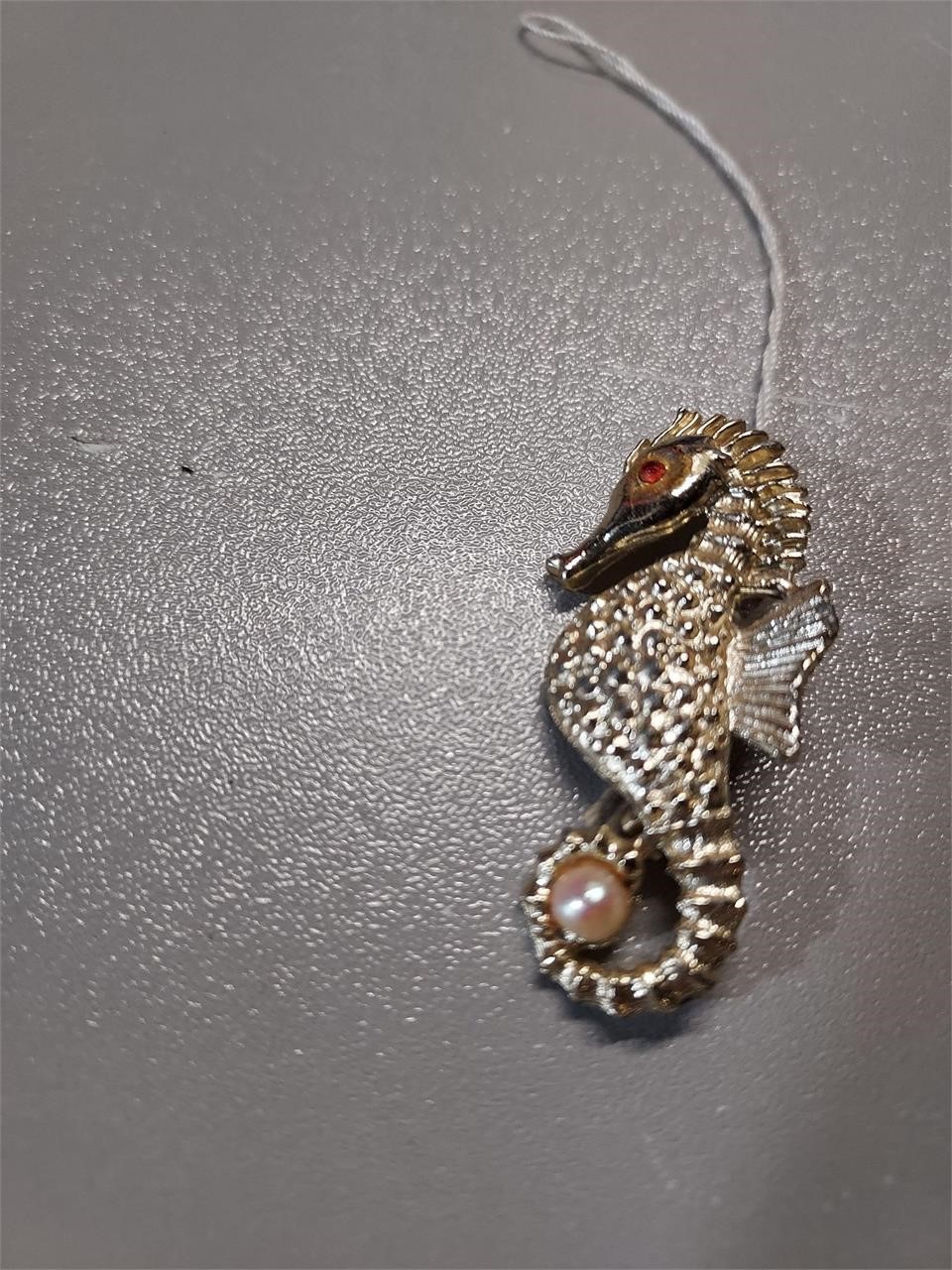 Seahorse brooch