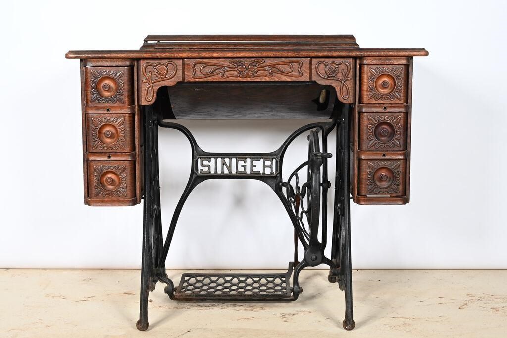 Antique Singer Sewing Machine In Original Cabinet