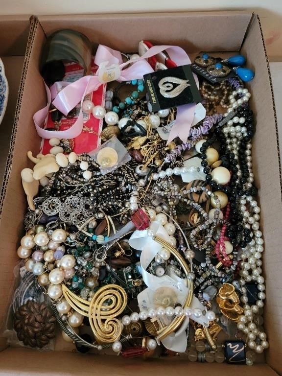 Assorted costume Jewelry lot