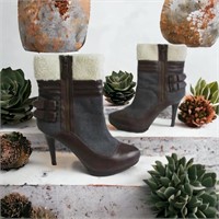 New women’s boots size8-9