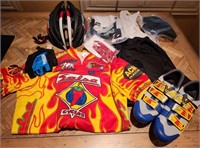 L - LOT OF BICYCLE RACING GEAR (O29)