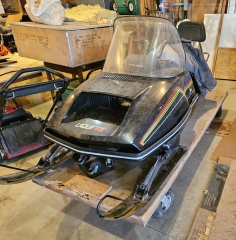 1980 JD Liquifire Snowmobile- ONLY 583mi