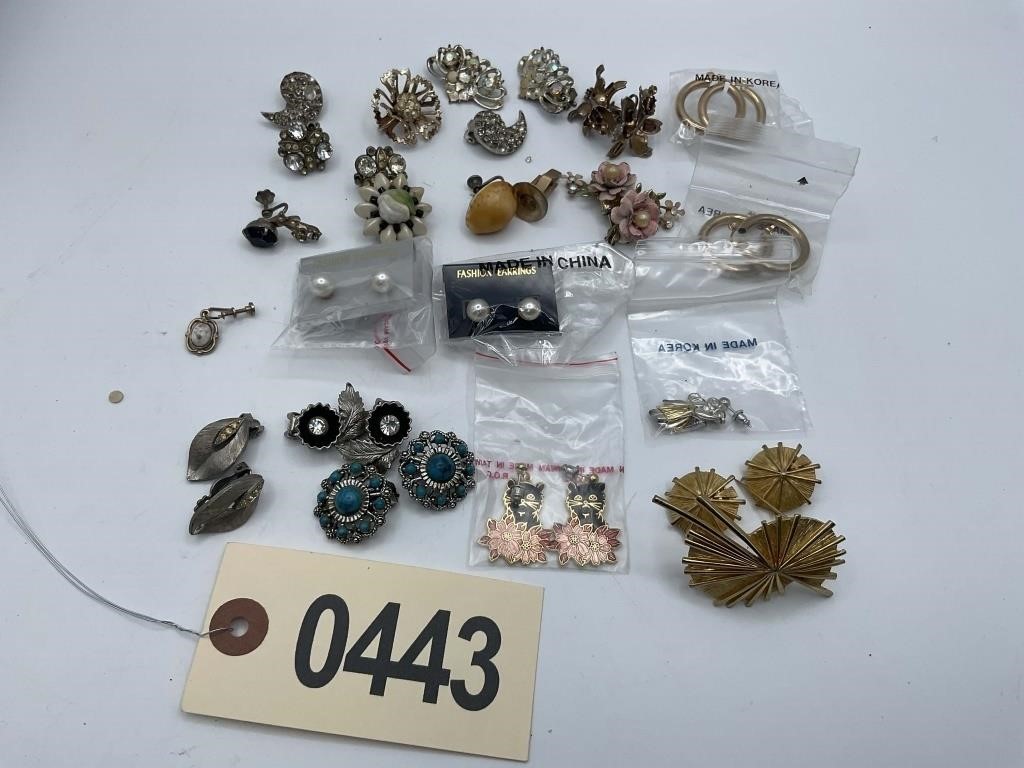 ASSORTED GROUP OF EARRINGS CLIP ON AND POST