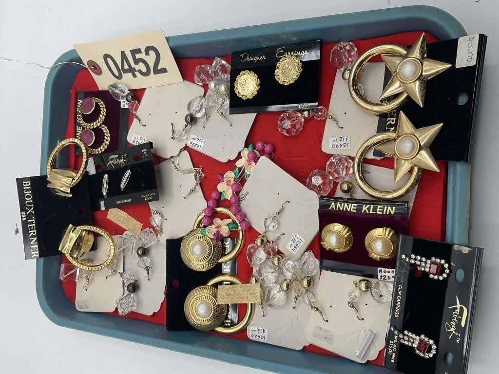 GROUP OF ASSORTED EARRINGS INCLUDING POST AND CLIP