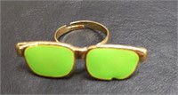 Size 8.5 adjustable sunglasses ring