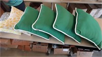 6 Assorted Pillows