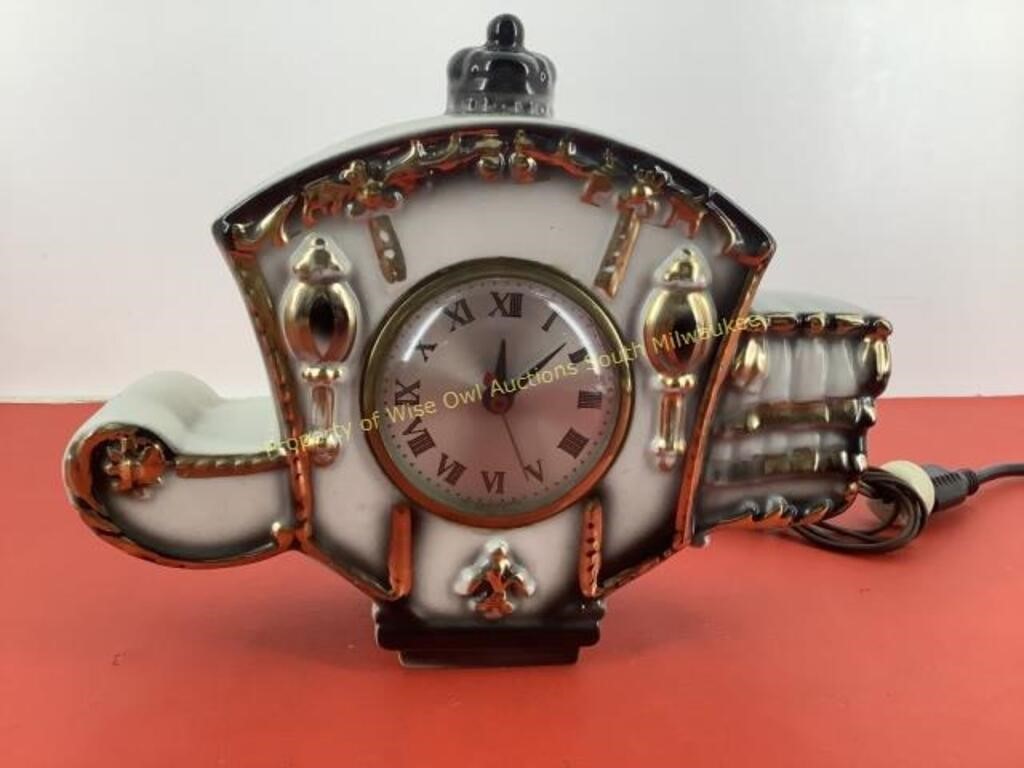 * 1950s Oxford Coach shaped clock  Working