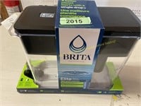 Brita water filter 6qt cap (damaged)