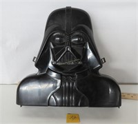 Darth Vader carry case w 29 figures &