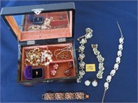 sm jewellery box (slight damage) & contents