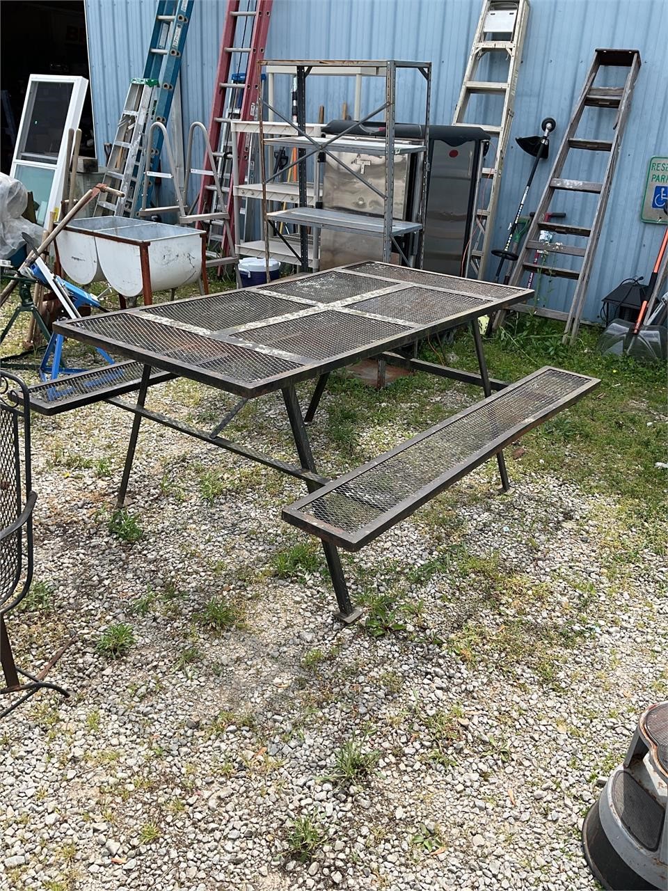Metal picnic table