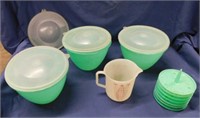 3 Tupperware bowls w/ lids - 7 Tupperware green