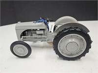 Ford Tractor Die Cast 1/16 Scale