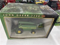 John Deere 2266 Die Cast (smoke damage)