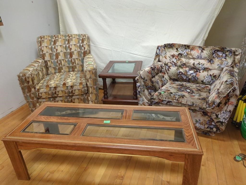 Coffee & End Table & 2 Accent Chairs (Worn)