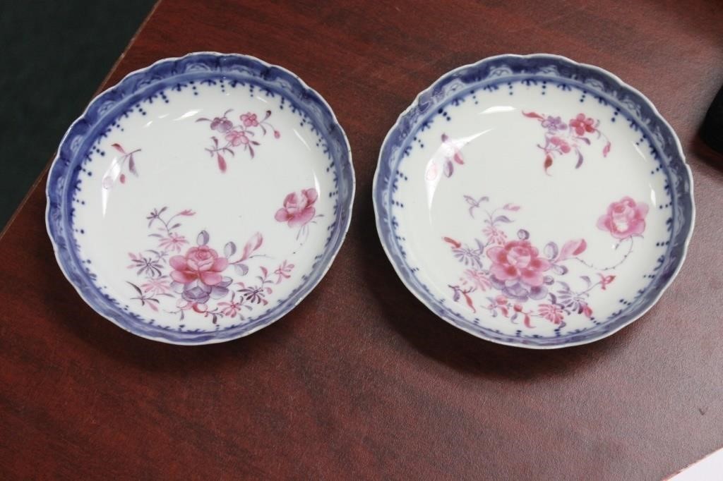 A Pair of Chinese Export Bowls/Dishes