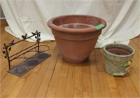 2 Piece Clay Pots with Iron Bird Plant Holder