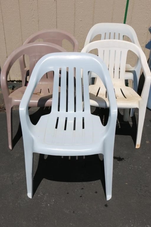 5 Outdoor Chairs