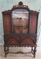 1920'S WALNUT COLOR CHINA CABINET