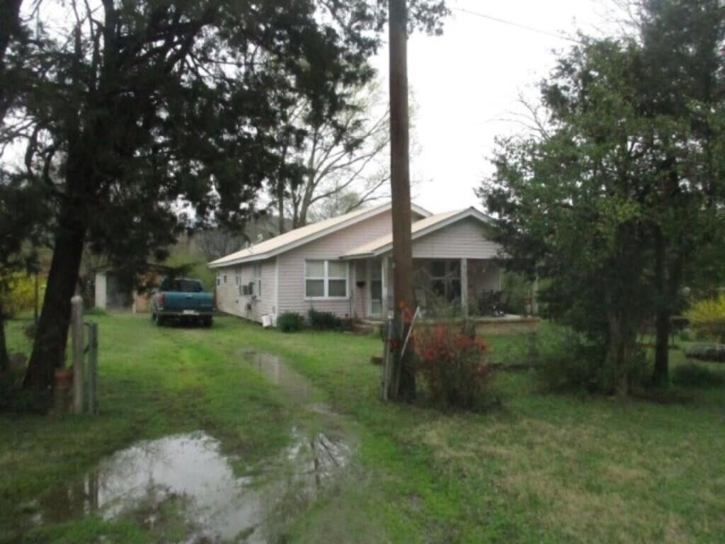 3BR 2BA home on 1.6 Acres -
