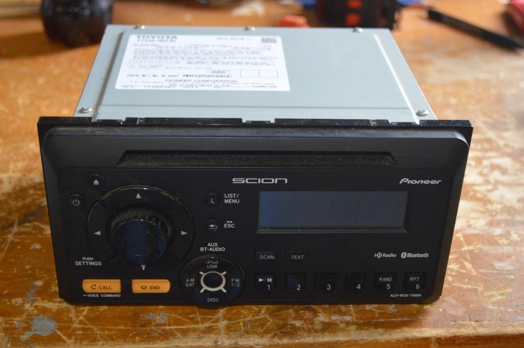 OEM Toyota Scion Stereo CD Player
