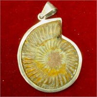 Sterling Seashell Pendant: Marked .925