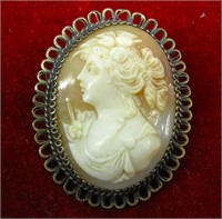 Vintage Italian Carved Shell Cameo Broach