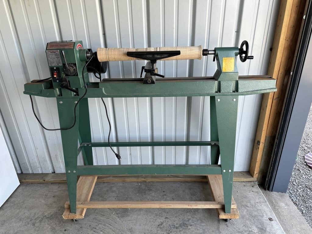 Central Machinery Wood Lathe - 12" x 36"