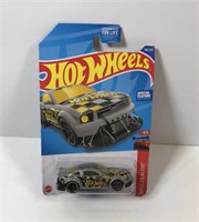 New Hot Wheels 2005 Ford Mustang