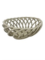 Porcelain open lattice basketweave oval bowl