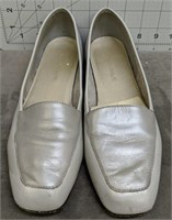 Enzo anciolini silver flats size 7.5