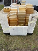 PALLET LOT OF SMALL PLASTIC CONTAINERS