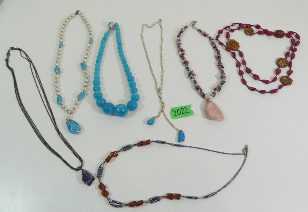 Qty of Costume Jewelry Necklaces