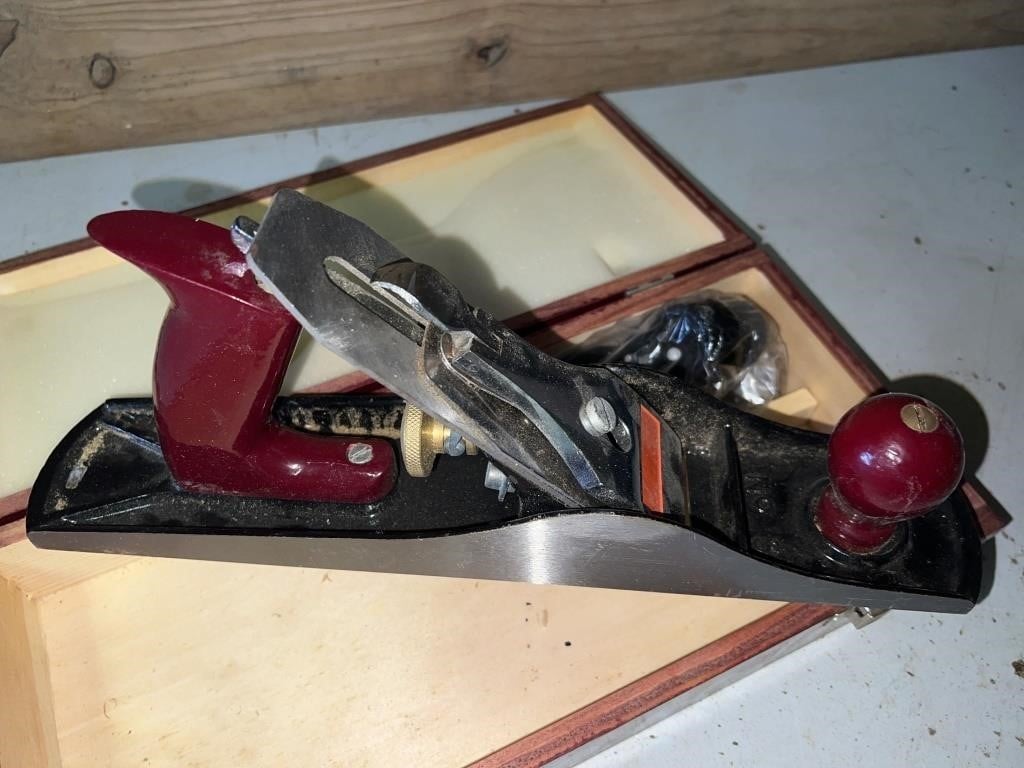 Vintage wood smoothing plane (good condition)