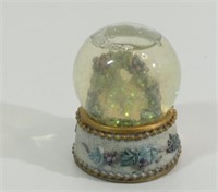 Snowglobe "pair of doves" Ornament - 2.5" tall