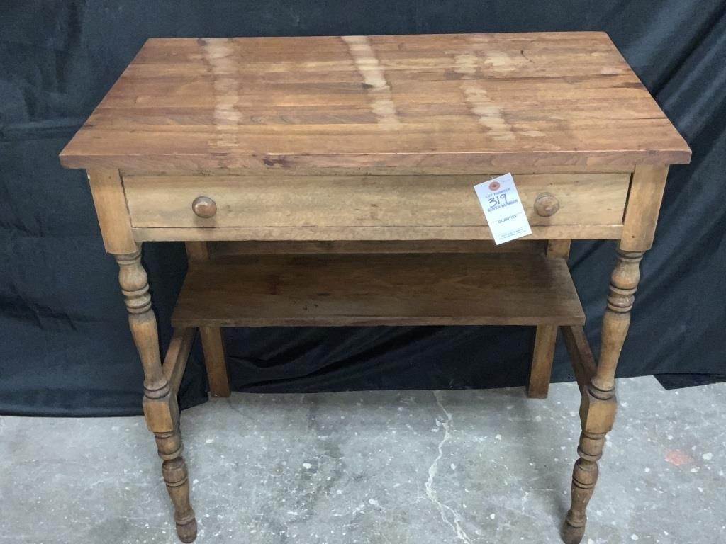 ANTIQUE WOOD SINGLE DRAWER TABLE