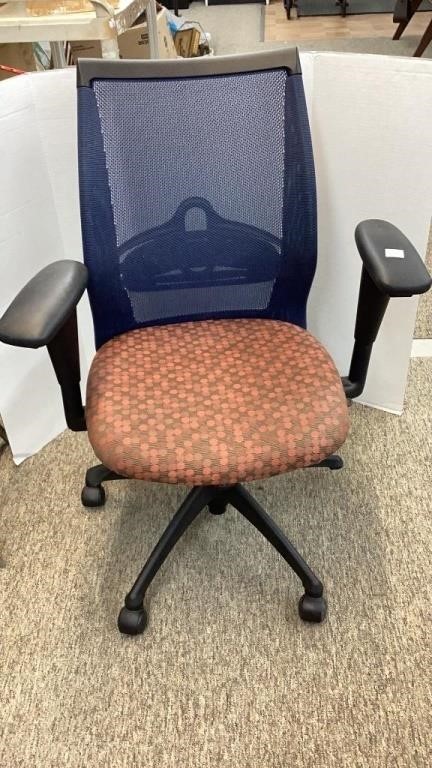 Office Chair missing (1) Caster