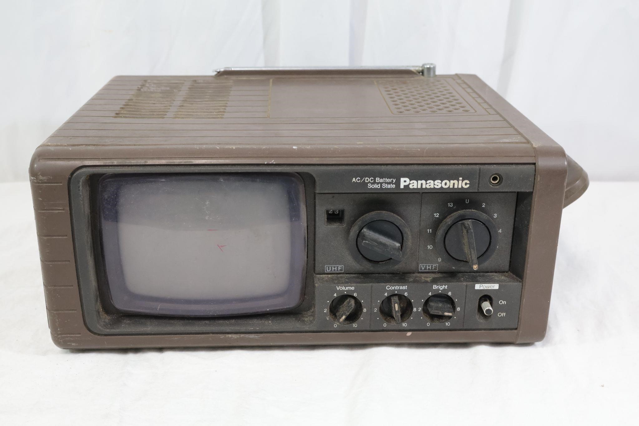 1976 Panasonic TR-515 Portable TV
