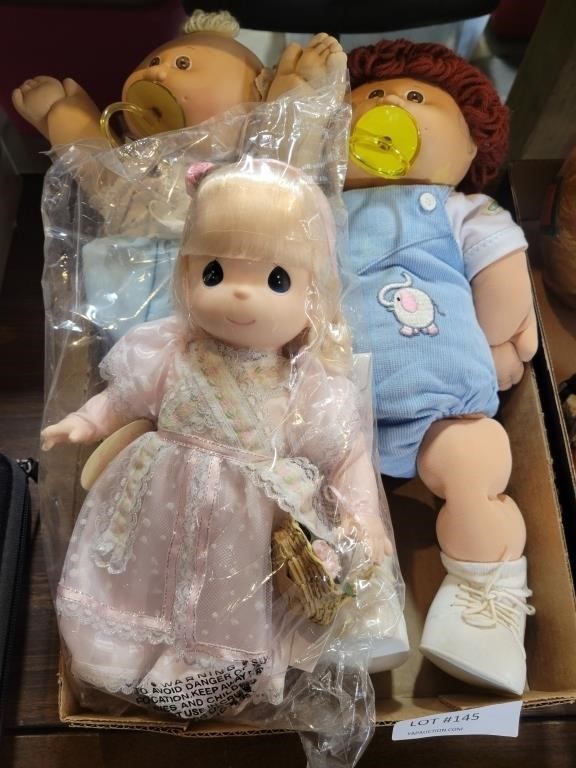 FLAT OF COLLECTIBLE DOLLS