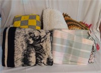 Variety Of Blankets & Quilts