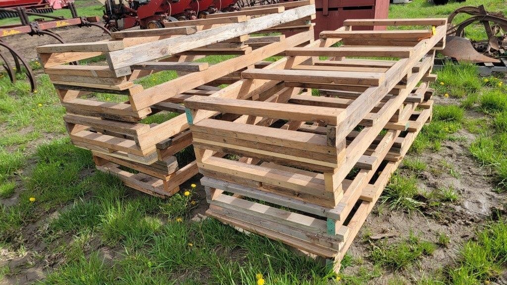 Pallets for large square bales