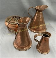 Assorted copper pieces Pièces de cuivre assorties