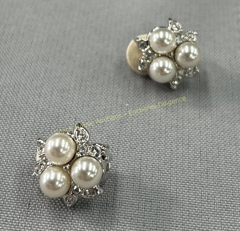 Birks Swarovski pearl earrings, Boucle d'oreilles